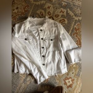 Stylish White Denim Jacket with Frayed Edges
